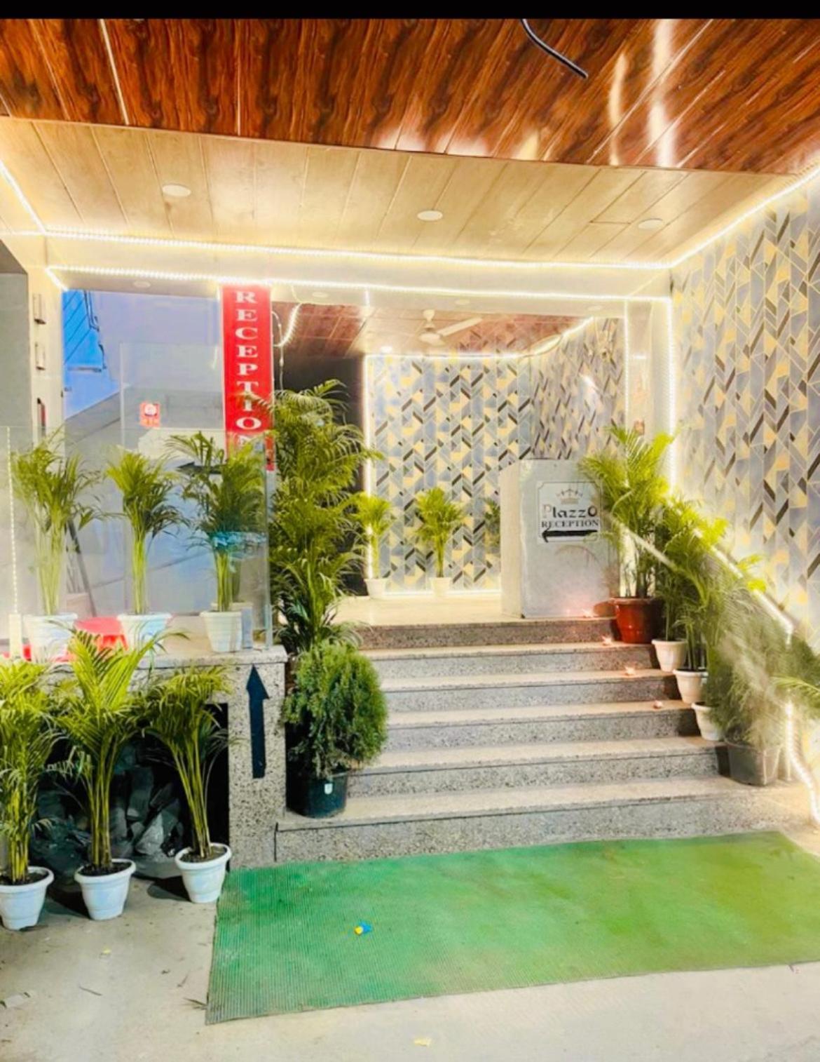 Plazzo Prime Plaza At Delhi Airport Bed and Breakfast Nueva Delhi Exterior foto