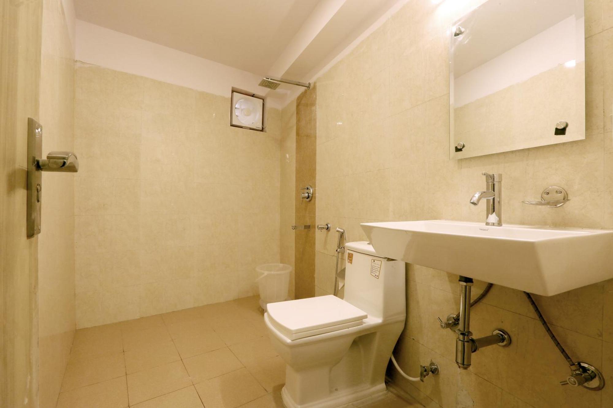 Plazzo Prime Plaza At Delhi Airport Bed and Breakfast Nueva Delhi Exterior foto