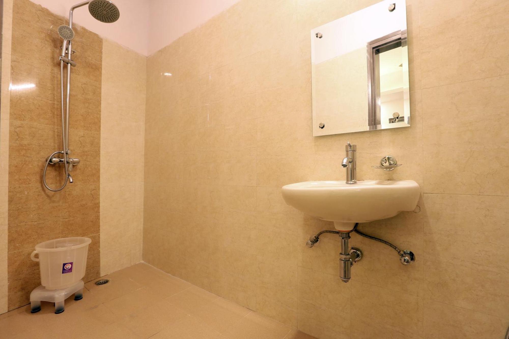 Plazzo Prime Plaza At Delhi Airport Bed and Breakfast Nueva Delhi Exterior foto