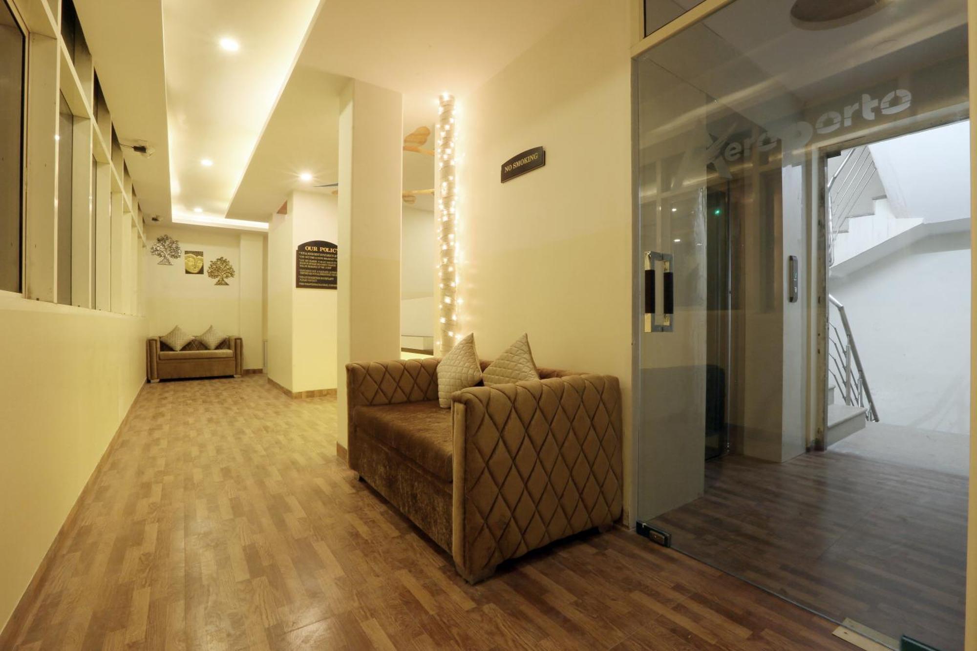 Plazzo Prime Plaza At Delhi Airport Bed and Breakfast Nueva Delhi Exterior foto