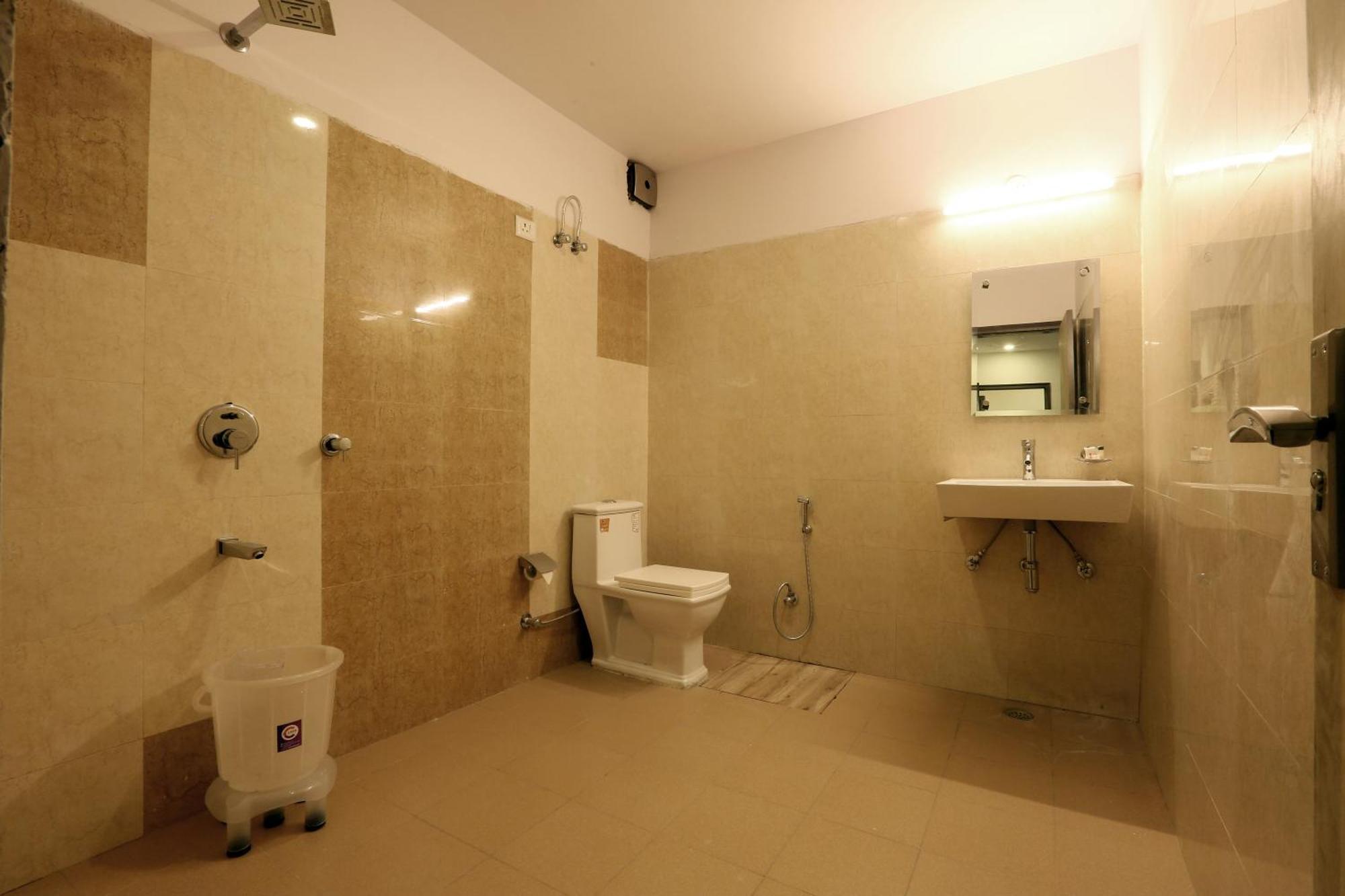 Plazzo Prime Plaza At Delhi Airport Bed and Breakfast Nueva Delhi Exterior foto