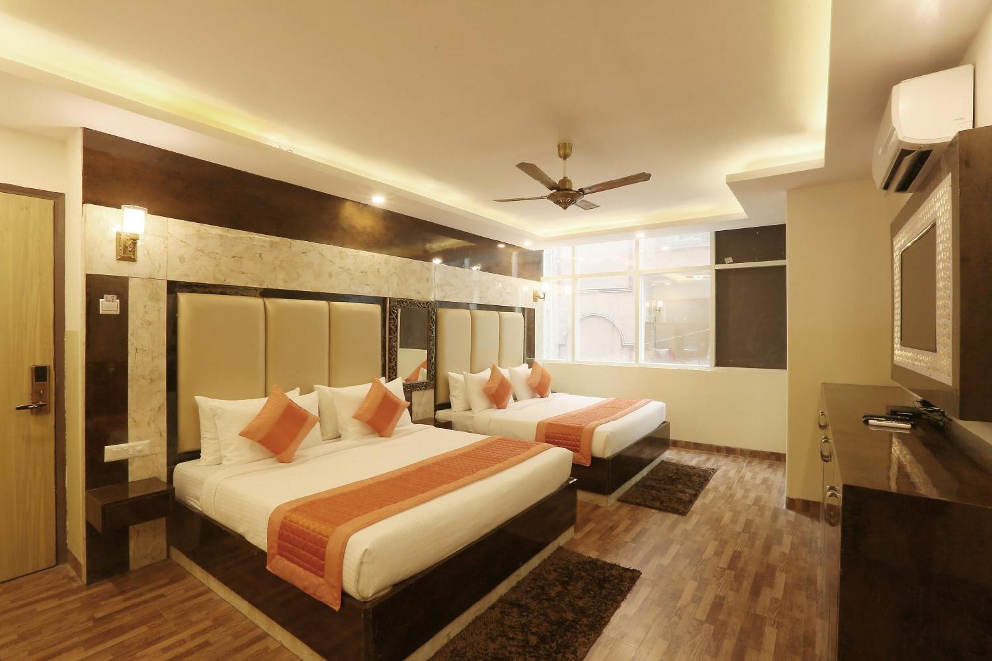 Plazzo Prime Plaza At Delhi Airport Bed and Breakfast Nueva Delhi Exterior foto