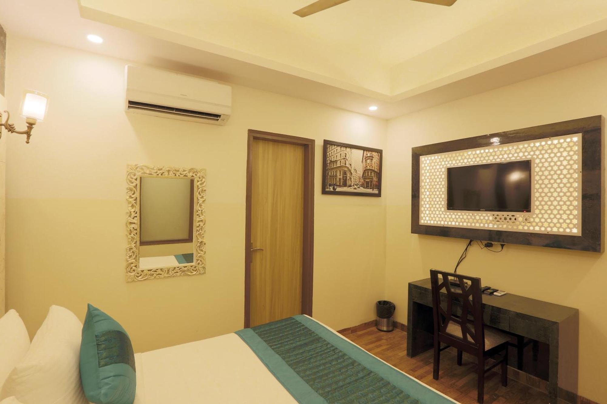 Plazzo Prime Plaza At Delhi Airport Bed and Breakfast Nueva Delhi Exterior foto