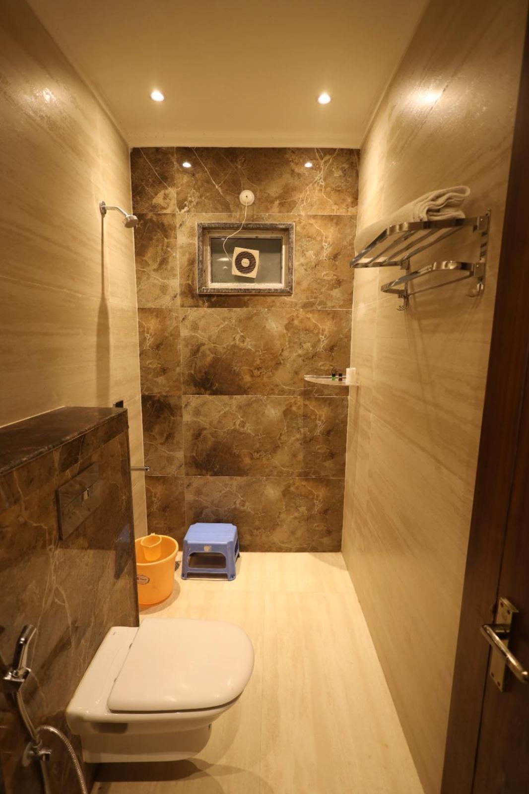 Plazzo Prime Plaza At Delhi Airport Bed and Breakfast Nueva Delhi Exterior foto